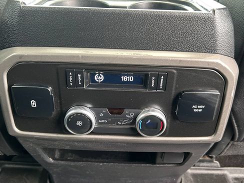 Used 2020 Ford Expedition XLT w/ Equipment Group 202A AWD/4WD image 35
