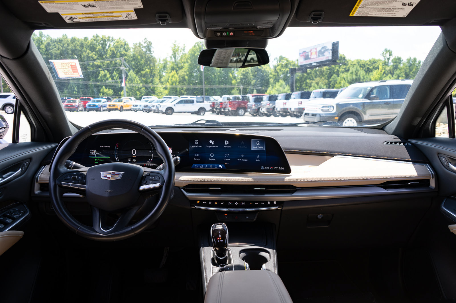 Used 2025 Cadillac XT4 Premium Luxury FWD image 19