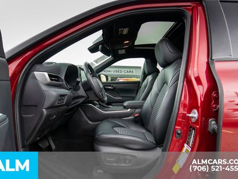 Used 2023 Toyota Highlander XSE image 7
