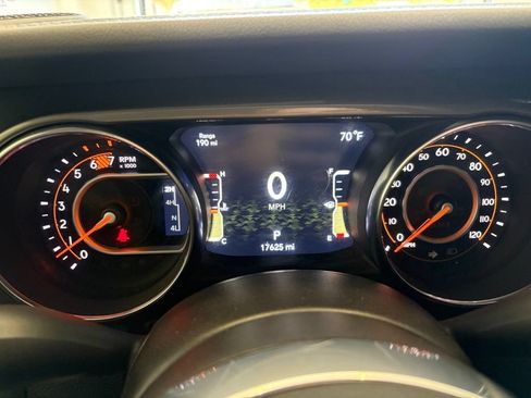 Used 2023 Jeep Wrangler Unlimited Sahara w/ Cold Weather Group AWD/4WD image 29