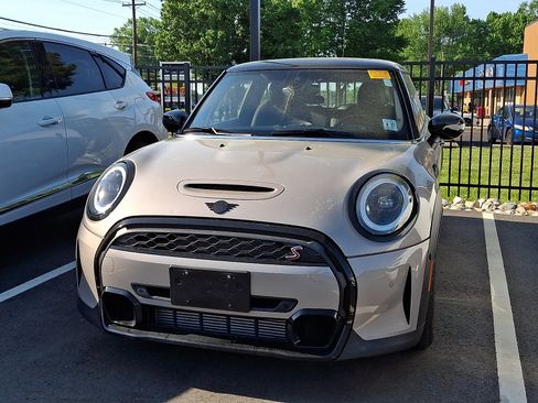 Used 2022 MINI Cooper S w/ Driver Assistance Package FWD image 4