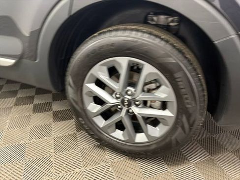 Certified 2025 Kia Telluride LX FWD image 30