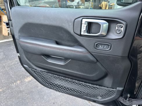 Used 2021 Jeep Gladiator Rubicon AWD/4WD image 19