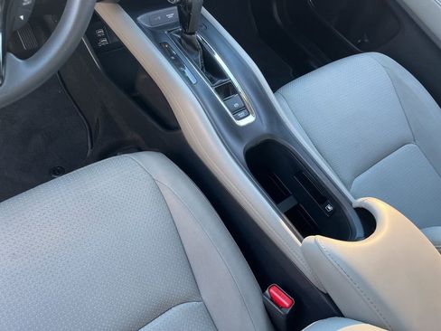 Certified 2022 Honda HR-V EX image 19