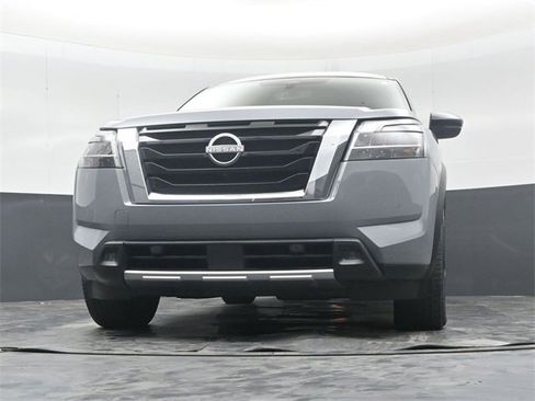 Used 2023 Nissan Pathfinder SL w/ Lighting Package (N92) image 46