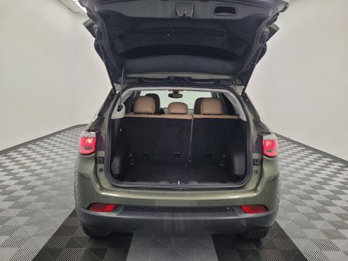Used 2018 Jeep Compass Latitude w/ Popular Equipment Group FWD image 29