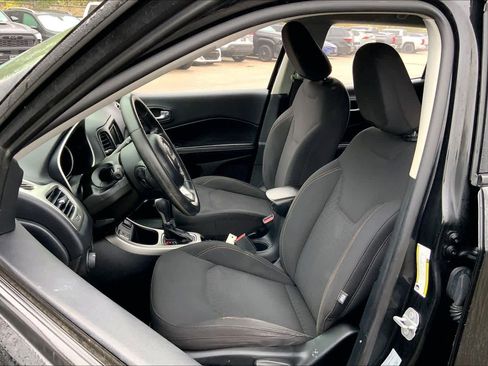 Used 2017 Jeep Compass Sport image 7