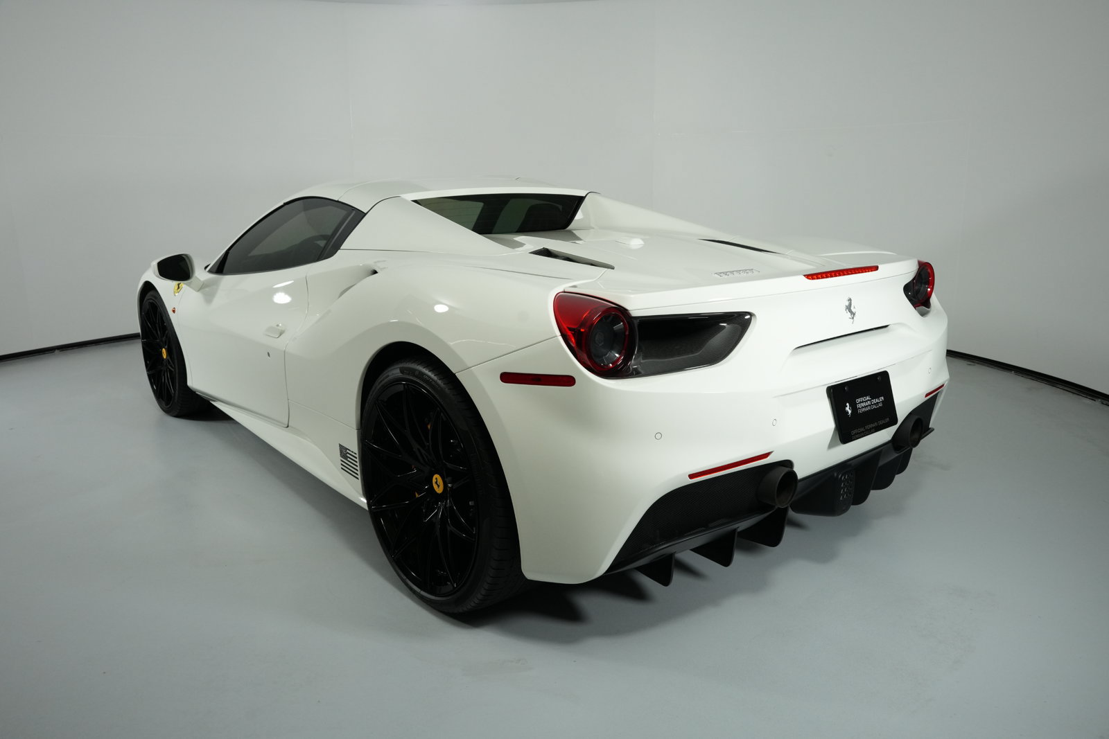 Used 2019 Ferrari 488 Spider RWD image 10