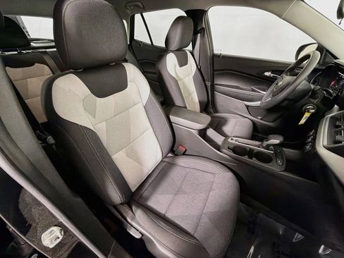 Used 2024 Chevrolet Trax LS FWD image 25