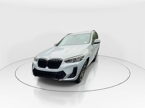 Certified 2024 BMW X3 xDrive30i w/ Premium Package AWD/4WD image 3