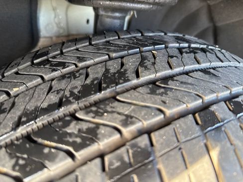 Used 2025 GMC Acadia Elevation image 31