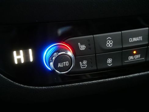 Used 2022 Buick Enclave Avenir image 25