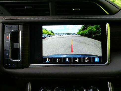 Used 2023 GMC Yukon XL Denali AWD/4WD image 24