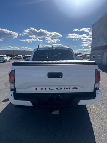 Used 2023 Toyota Tacoma TRD Sport w/ Technology Package AWD/4WD image 8