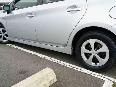 Used 2012 Toyota Prius FWD image 5