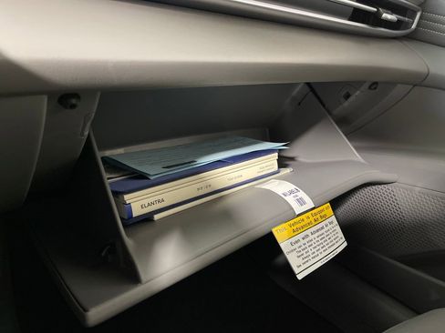 New 2026 Hyundai Elantra Sport FWD image 27