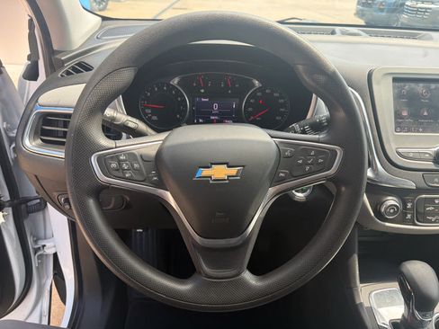 Used 2022 Chevrolet Equinox LS w/ LS Convenience Package FWD image 14