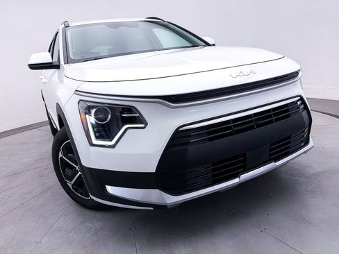 Used 2023 Kia Niro EX FWD image 7