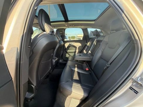Used 2025 Volvo XC60 B5 Core image 11