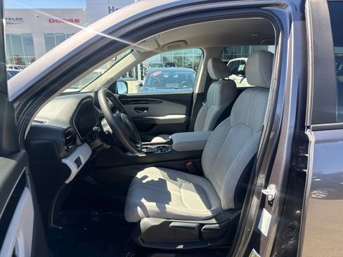 Used 2024 Honda Pilot LX image 24