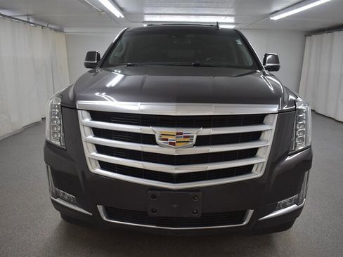 Used 2017 Cadillac Escalade ESV Luxury AWD/4WD image 2