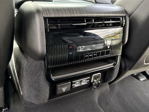 Used 2023 Jeep Wagoneer Series II image 38