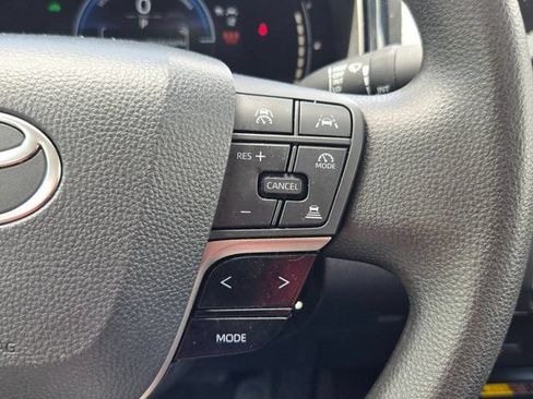 Used 2025 Toyota Camry LE FWD image 21
