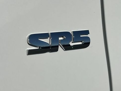 Used 2022 Toyota Tacoma SR5 AWD/4WD image 34