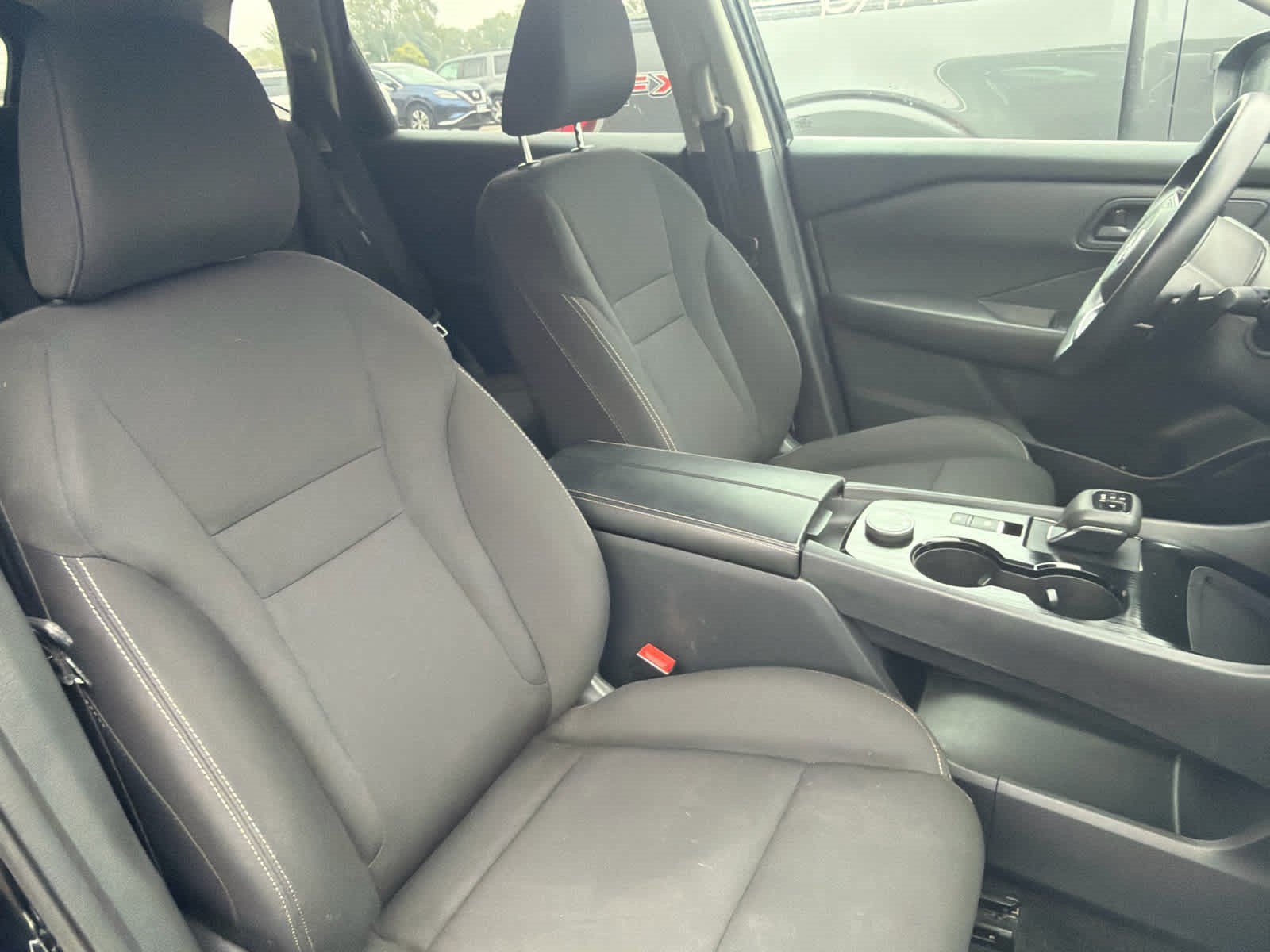 Used 2024 Nissan Rogue S AWD/4WD image 7