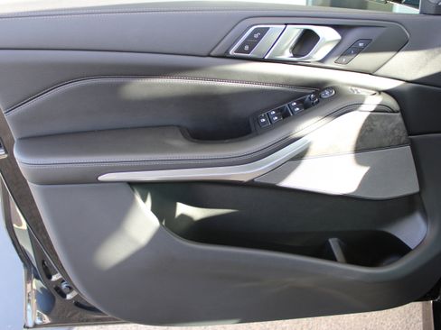 Used 2023 BMW X5 xDrive40i w/ M Sport Package image 14