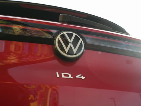 Used 2023 Volkswagen ID.4 Pro S Plus image 6