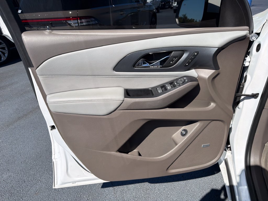Used 2021 Chevrolet Traverse Premier AWD/4WD image 12