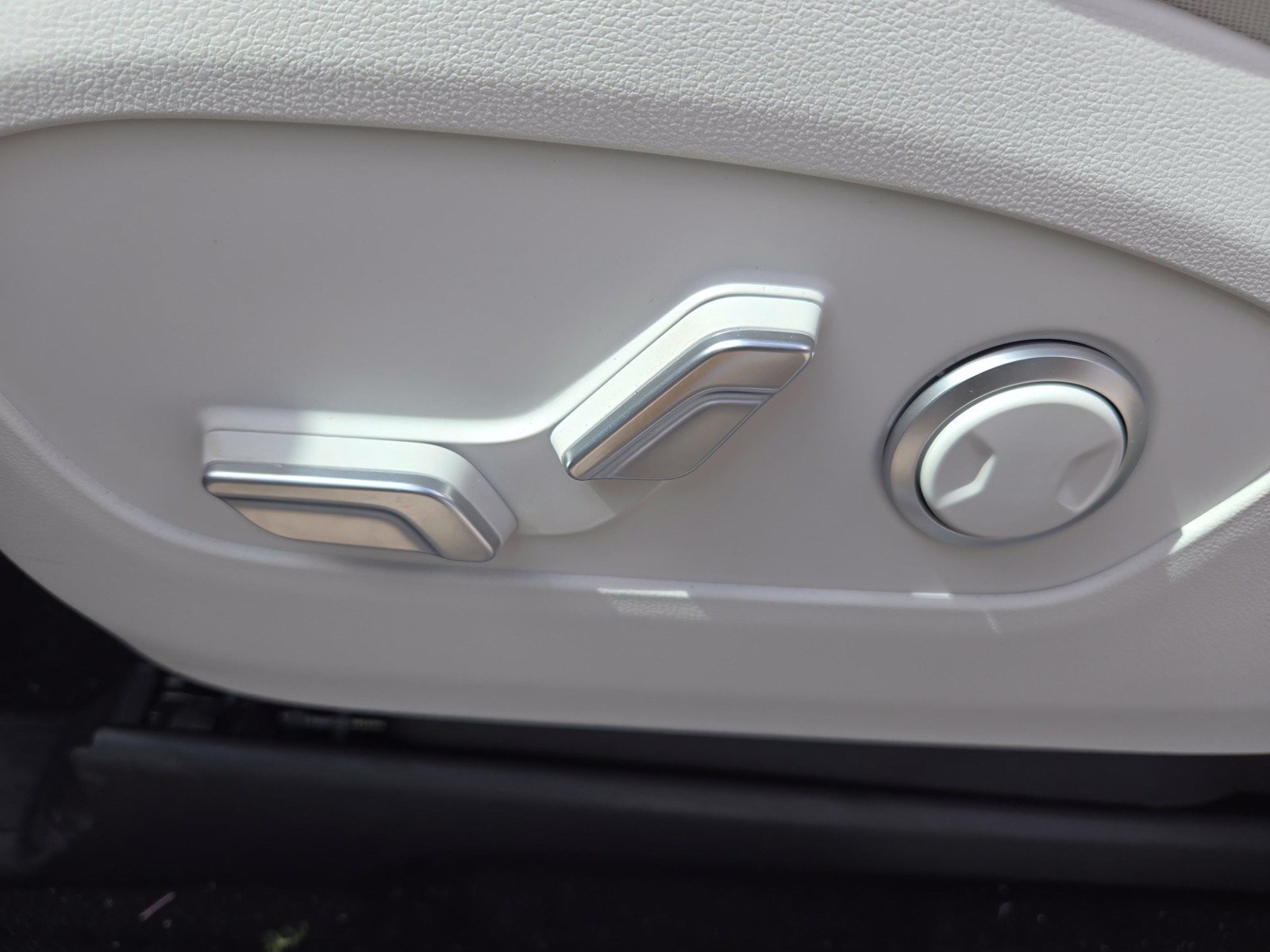 New 2026 Hyundai Ioniq 9 SEL AWD/4WD image 15