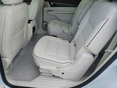 New 2026 Buick Enclave Avenir w/ Super Cruise Package FWD image 10