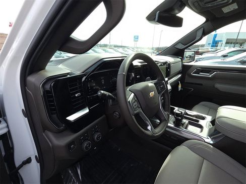 New 2026 Chevrolet Silverado 1500 LTZ w/ Z71 Off-Road Package image 15