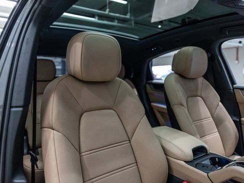 New 2026 Porsche Cayenne Coupe image 36