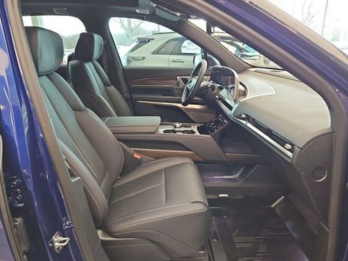 New 2026 Cadillac Vistiq Sport w/ LPO, Floor Liner Package image 27