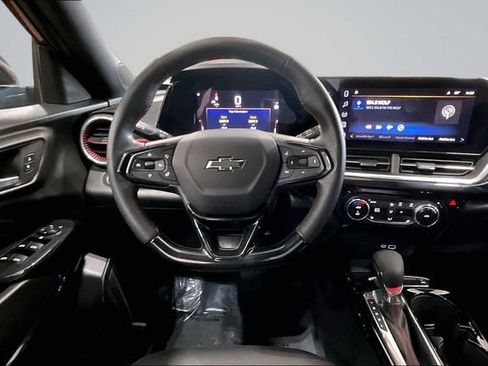 Used 2024 Chevrolet Trax RS FWD image 5