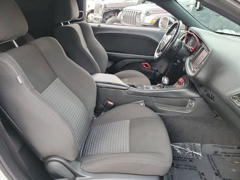 Certified 2021 Dodge Challenger R/T w/ Blacktop Package image 17