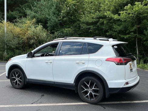 Used 2018 Toyota RAV4 SE w/ Power Extra Value Package AWD/4WD image 29