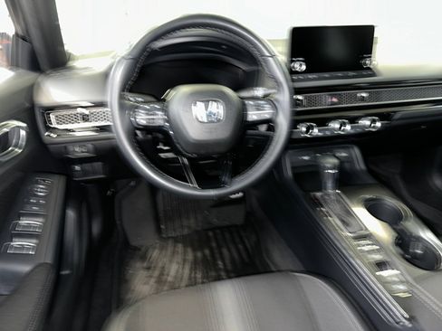 Used 2025 Honda Civic Sport image 3