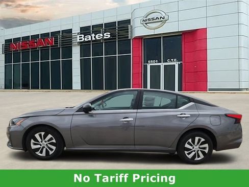 Used 2025 Nissan Altima 2.5 S FWD image 3