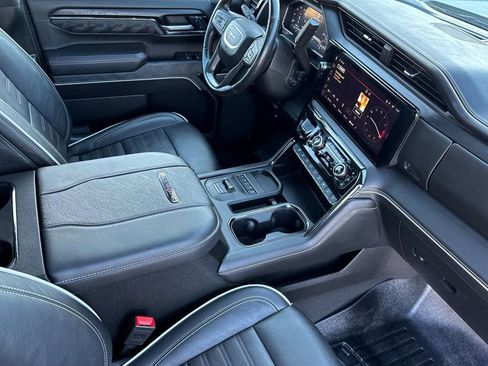 Used 2025 GMC Sierra 2500 AT4X image 15