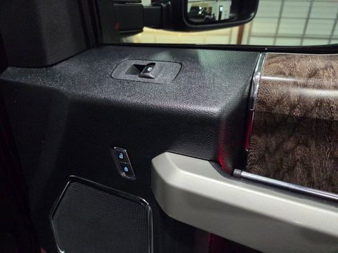 Used 2017 Ford F250 Lariat w/ Lariat Ultimate Package image 40