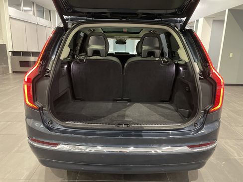 Used 2025 Volvo XC90 B6 Plus image 38