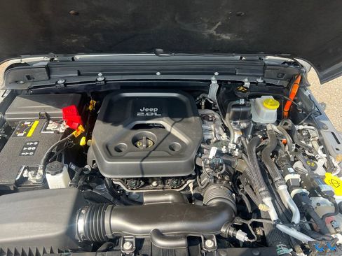 Used 2022 Jeep Wrangler Unlimited Sahara image 24