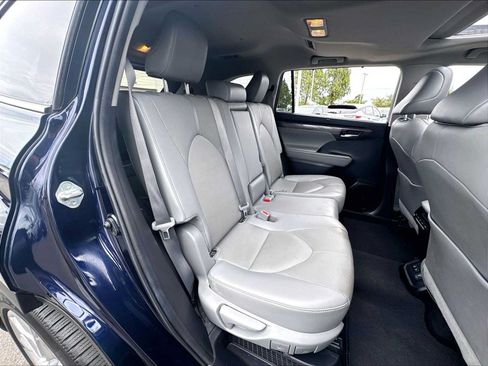 Used 2021 Toyota Highlander Limited AWD/4WD image 29