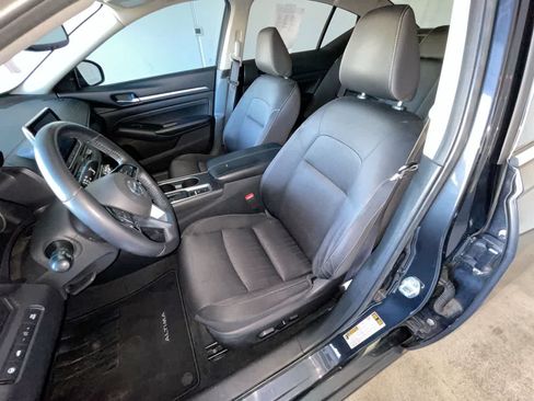 Used 2019 Nissan Altima 2.5 SV FWD image 11