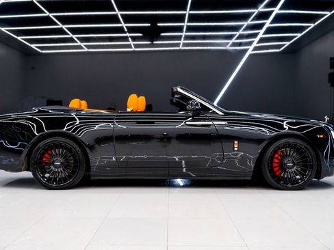 Used 2018 Rolls-Royce Dawn image 11