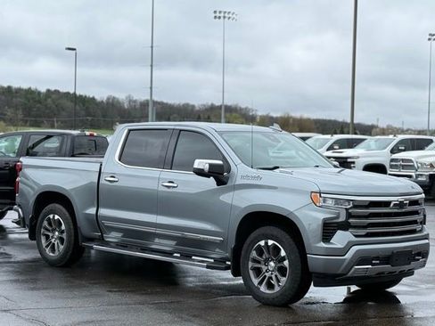 Used 2025 Chevrolet Silverado 1500 High Country AWD/4WD image 36